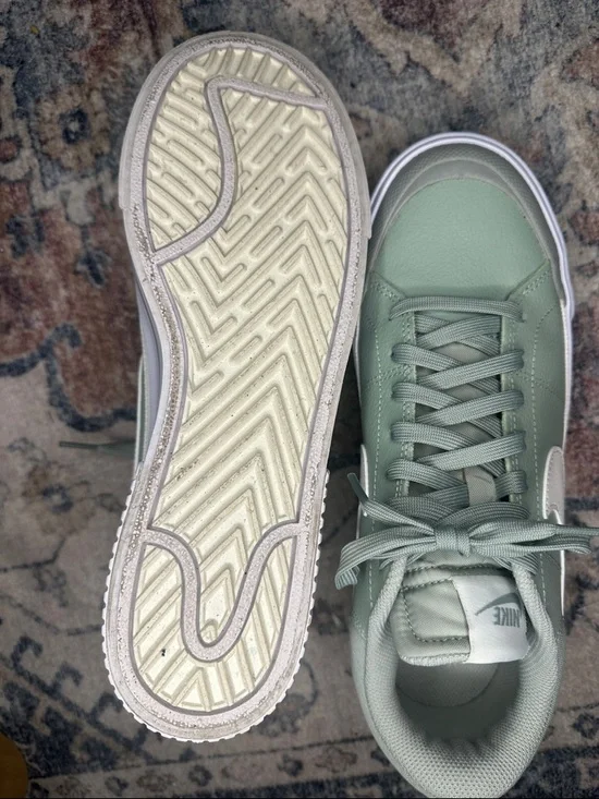 Nike Women’s Sneakers in Sage Green and Cream - Picture 3 of 9